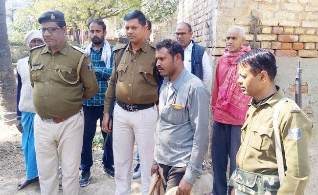 प्रेमिका के परिजनों ने बेटी के सहपाठी छात्र को घर बुलाकर मार डाला, छात्रा के माता-पिता समेत सात गिरफ्तार