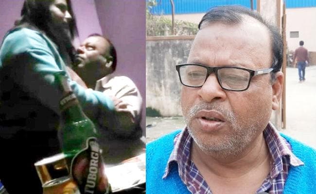 बिहार सरकार ने शराब नहीं पीने की दिलायी शपथ, तो नेपाल पहुंचे अधिकारी, मौज मस्ती करते वीडियो वायरल