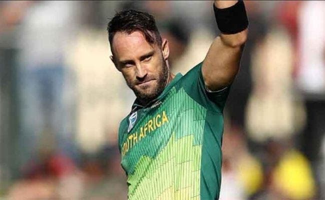 फाफ डु प्लेसिस ने दक्षिण अफ्रीका की टेस्ट और टी20 टीम की कप्तानी तुरंत प्रभाव से छोड़ा