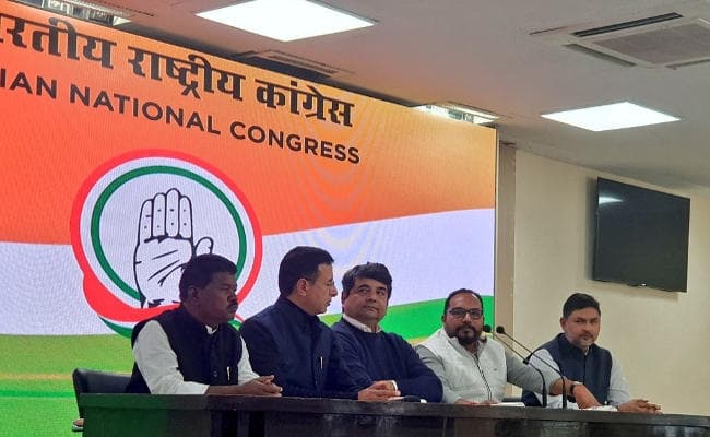 रांची में बाबूलाल मरांडी भाजपा में शामिल हुए, तो प्रदीप यादव और बंधु तिर्की ने दिल्ली में थामा कांग्रेस का ‘हाथ’