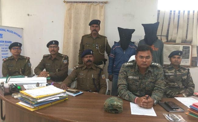 JSJMM नामक संगठन बनाकर लोगों से लेवी वसूलने वाले PLFI के दो नक्सली गिरफ्तार