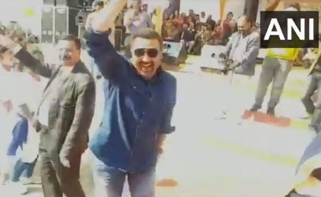 VIDEO : सनी देओल ने ''गदर'' के गाने पर किया डांस, धाकड़ डायलॉग से जीत लिया दिल