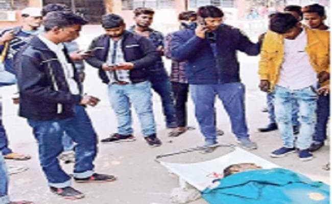 भागलपुर में तेज रफ्तार पिकअप ने दुकानदार को रौंदा, मौके पर ही गयी जान