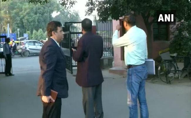 जामिया यूनिवर्सिटी मामला : जांच करने कैंपस पहुंची दिल्ली पुलिस की क्राइम ब्रांच