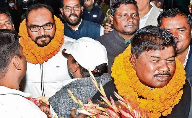 दिल्ली से लौटे प्रदीप और बंधु, किया दावा- असली झाविमो का ही कांग्रेस में हुआ विलय