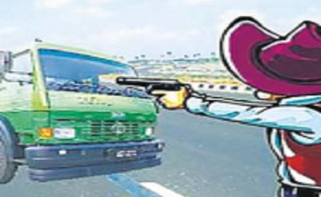 भागलपुर में ट्रक ड्राइवर से हथियार के बल पर लूटपाट, पुलिस ने आनन-फानन में छात्र को उठाया