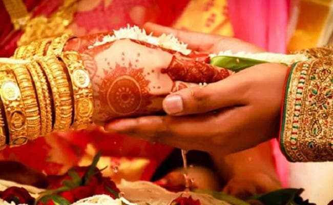 पहले किया प्रेम विवाह, फिर पुलिस में नौकरी मिली तो पत्नी को घर से निकाल दिया