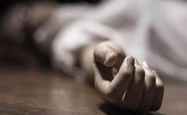 रात में कमरे में सोने गये पति-पत्नी, सुबह में मिली खौफनाक खबर