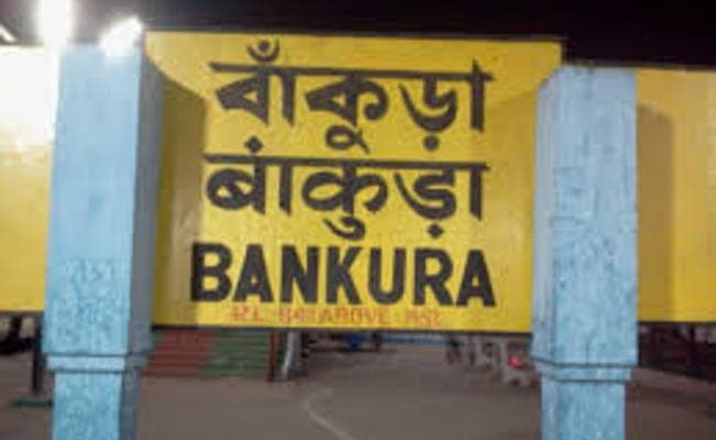 खान के निकट घरों में आयी दरार, 100 से अधिक लोग भूख हड़ताल पर