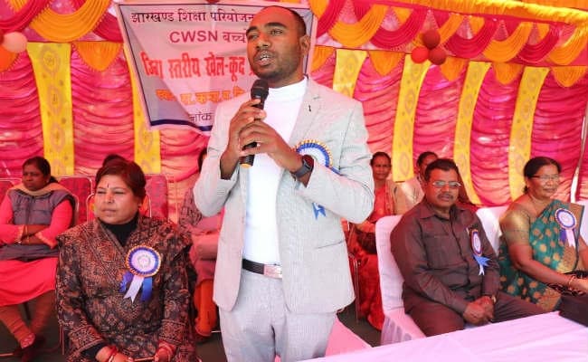 बच्चों के लिए खेलकूद प्रतियोगिता, बोले डीसी- दिव्‍यांग बच्‍चों में प्रतिभा की कोई कमी नहीं