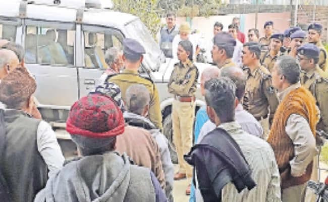 मुखिया के घर पर लूट के बाद अपराधियों को पकड़ने के लिए स्वान दस्ता टीम करती रही जी तोड़ मेहनत