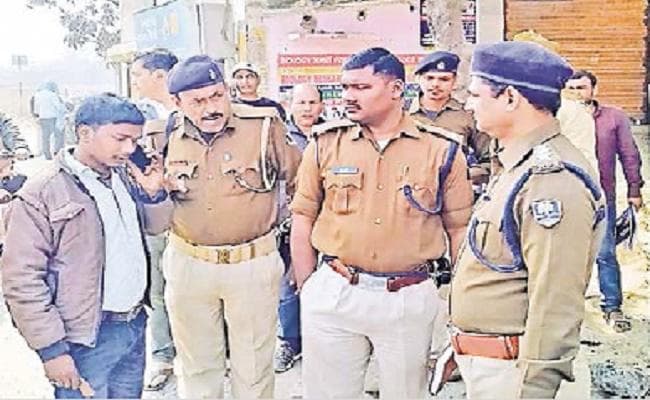 रुपये डालनेवाले ही सीसीटीवी कैमरे पर टेप चिपका कर एटीएम से निकाले नौ लाख रुपये