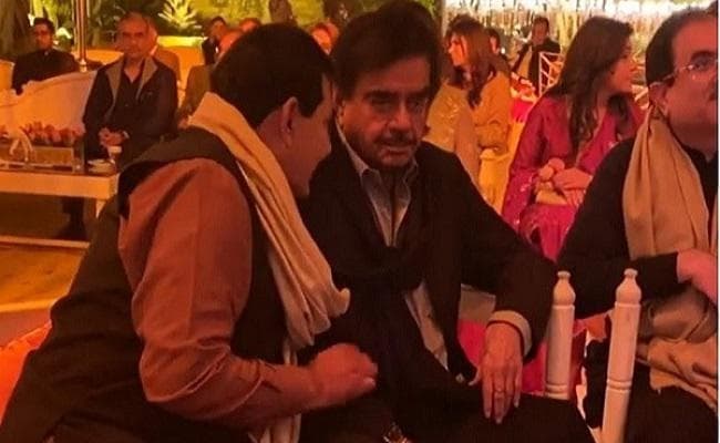 लाहौर में आयोजित शादी समारोह में कव्वाली का लुत्फ उठाते शत्रुघ्न सिन्हा का वीडियो वायरल