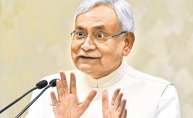 उद्योग विभाग के अफसरों को सीएम का निर्देश, बिहार में फूड और वुड आधारित इंडस्ट्री विकसित करने को जल्द उठाएं कदम