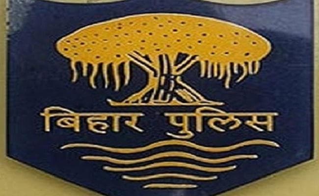 अवैध वसूली करते वीडियो वायरल, दो पुलिस जवान निलंबित