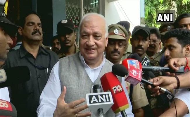 केरल के राज्यपाल ने दिया विवादित बयान, कहा- सड़क पर बैठना भी आतंकवाद जैसा
