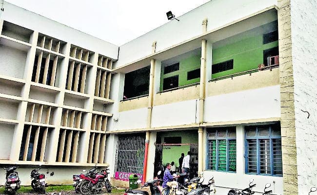 रांची : एचइसी के वेलनेस सेंटर में डॉक्टरों की कमी के कारण कई विभाग बंद