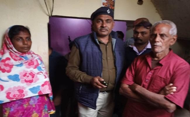 फंदे से झूल कर डीएलएड की छात्रा ने दी जान, नाना के घर में रहकर करती थी पढ़ाई