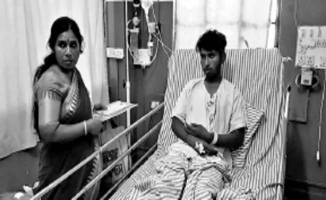 बीमार हुआ माध्यमिक परीक्षार्थी अस्पताल में बैठ कर दी परीक्षा
