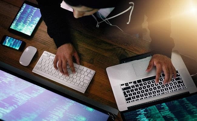 एटीएम कार्ड का क्लोन बनाया और निकाल ली रकम, मैसेज आया तो उड़े ग्राहकों के होश