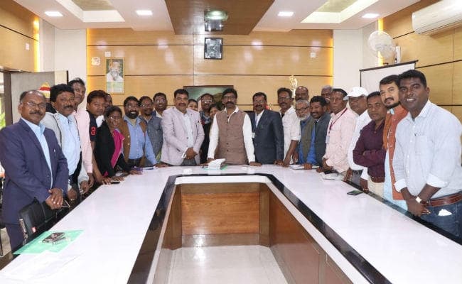 आदिवासियों की पारंपरिक स्वशासन व्यवस्था को और मजबूत करेगी सरकार : CM हेमंत सोरेन