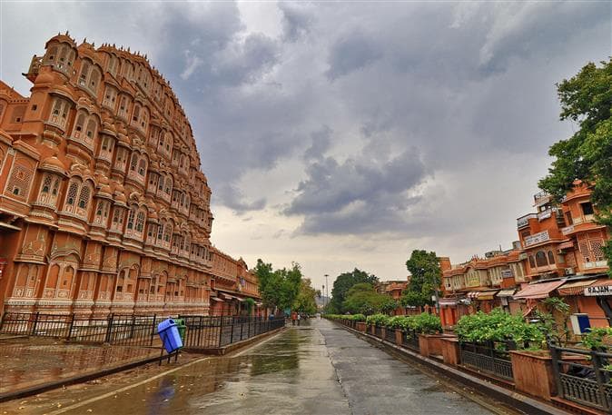 राजस्थान में सोमवार से होटल, रेस्टोरेंट व शॉपिंग मॉल में लौटेगी रौनक, समिति के सुझाव पर खुलेंगे धार्मिक स्थल