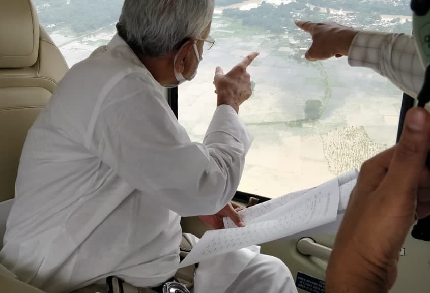Flood In Bihar: लगातार दूसरे दिन सीएम नीतीश कुमार ने बाढ़ का किया हवाई सर्वेक्षण, देखें तस्वीर