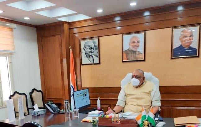 गिरिराज का मोदी कैबिनेट में बढ़ा कद, हेल्थ मिनिस्ट्री से हटाए गए अश्विनी चौबे, बिहार के मंत्रियों का Portfolio