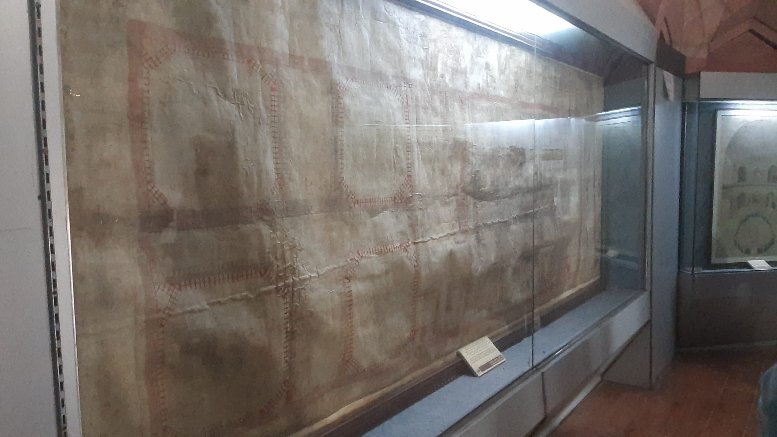 शाहजहां ने नहीं बनवाया कोई भी काला ताजमहल, मनगढ़ंत कहानी बताते हैं लोकल गाइड