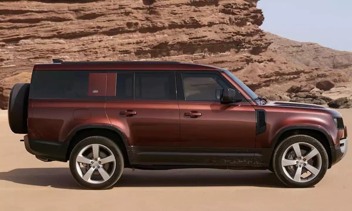 Land Rover लेकर आयी 8 सीटर Defender 130 SUV, जानें क्या खास है इसमें