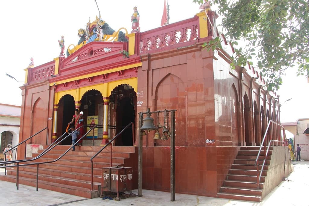 बिहार के इस प्रसिद्ध शक्तिपीठ में आभूषणों से सजता है मां का दरबार, रात में होती है विशेष आरती