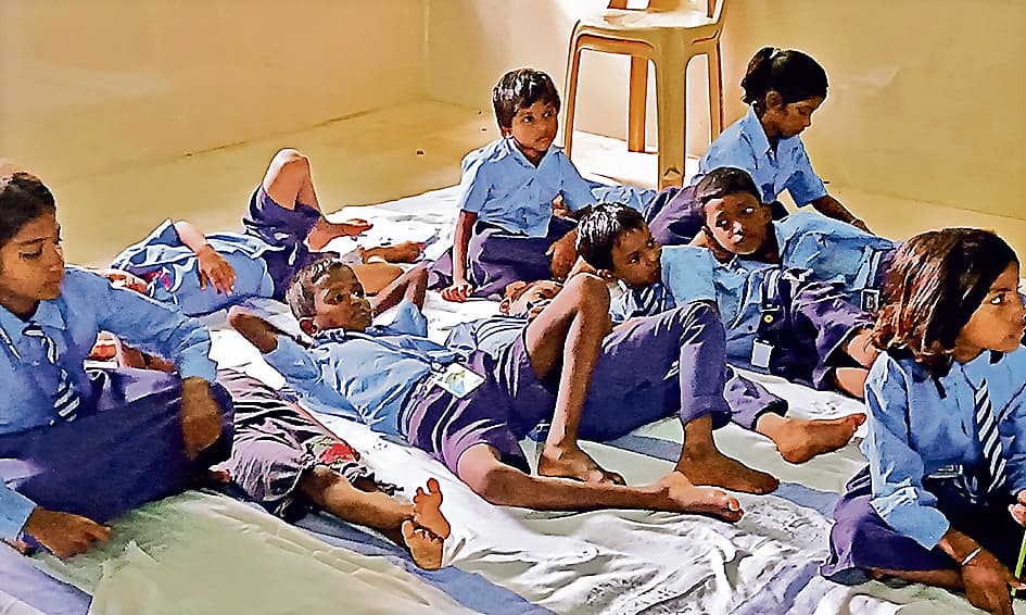 नालंदा में फाइलेरिया की दवा खाने से दर्जनों बच्चों की तबीयत बिगड़ी, स्कूल में मचा हड़कंप, चल रहा इलाज