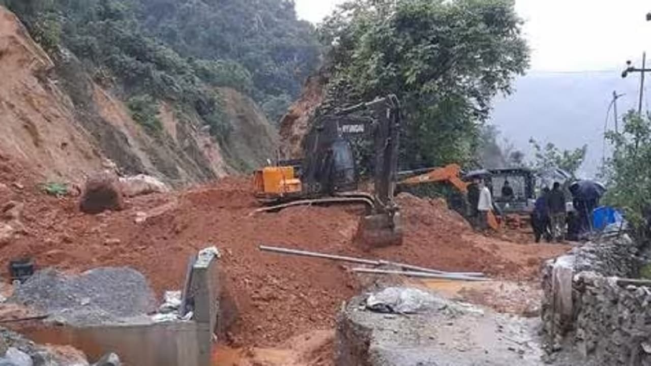 UP News: अरुणाचल प्रदेश में भूस्खलन, यूपी के मजदूर की मौत, सड़क निर्माण में लगे थे श्रमिक