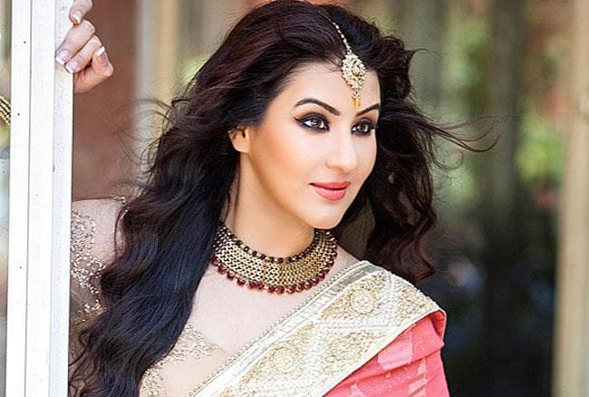 पहले भी विवादों में फंस चुकी हैं ‘अंगूरी भाभी’, ‘हिना खान’ के साथ लड़ाई ने खूब बटोरीं थी सुर्खियां