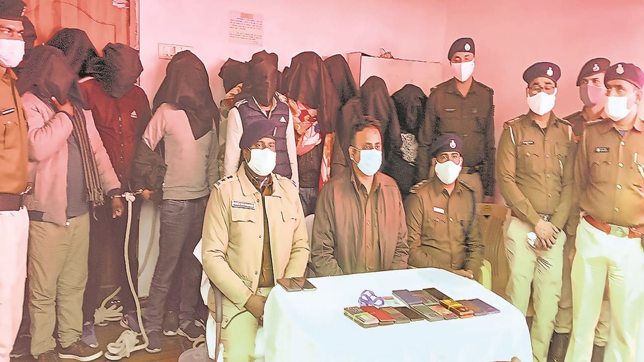 Bihar: देह व्यापार में लिप्त फर्जी पत्रकार ने कहा- स्टिंग कर रहा था, पुलिस ने कहा- इसके बॉस को भी दबोचो