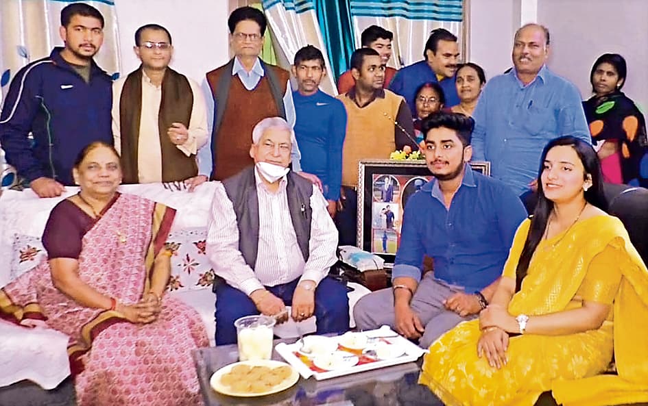 IND vs ENG: Team India में चयन के बाद Ishan Kishan के नवादा वाले घर में जश्न, छठ पूजा में दादी ने रखी थी मन्नत