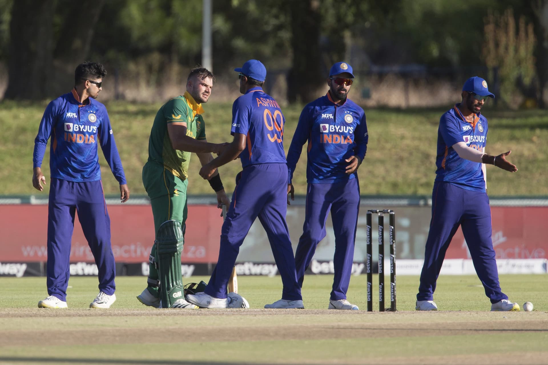 IND vs SA: दक्षिण अफ्रीका ने भारत को 7 विकेट से हराया, टेस्ट के बाद वनडे सीरीज पर भी किया कब्जा