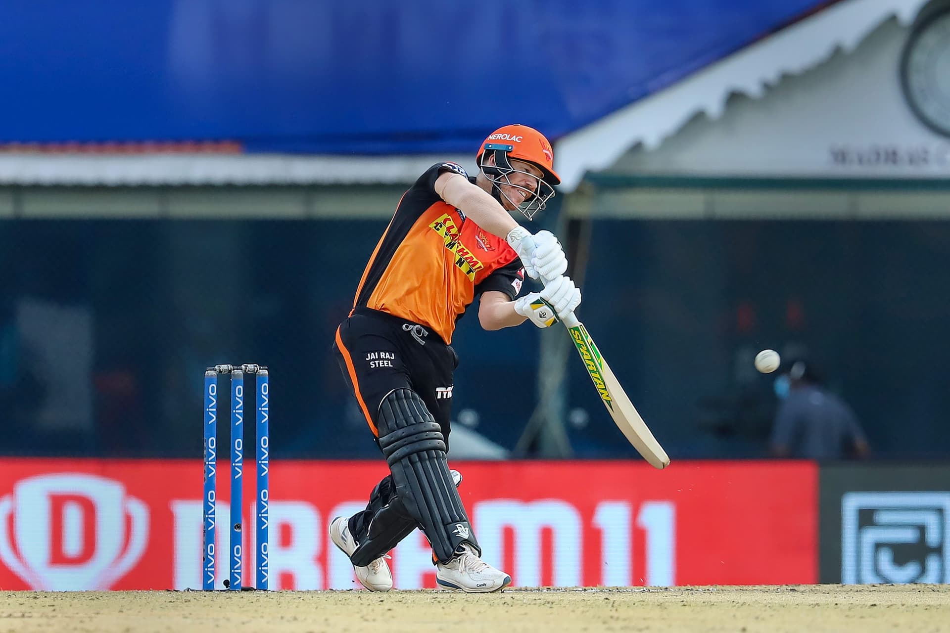 IPL 2021, CSK vs SRH: रोहित शर्मा के बाद चर्चा में आए डेविड वॉर्नर के जूते, इस वजह से जीता सबका दिल