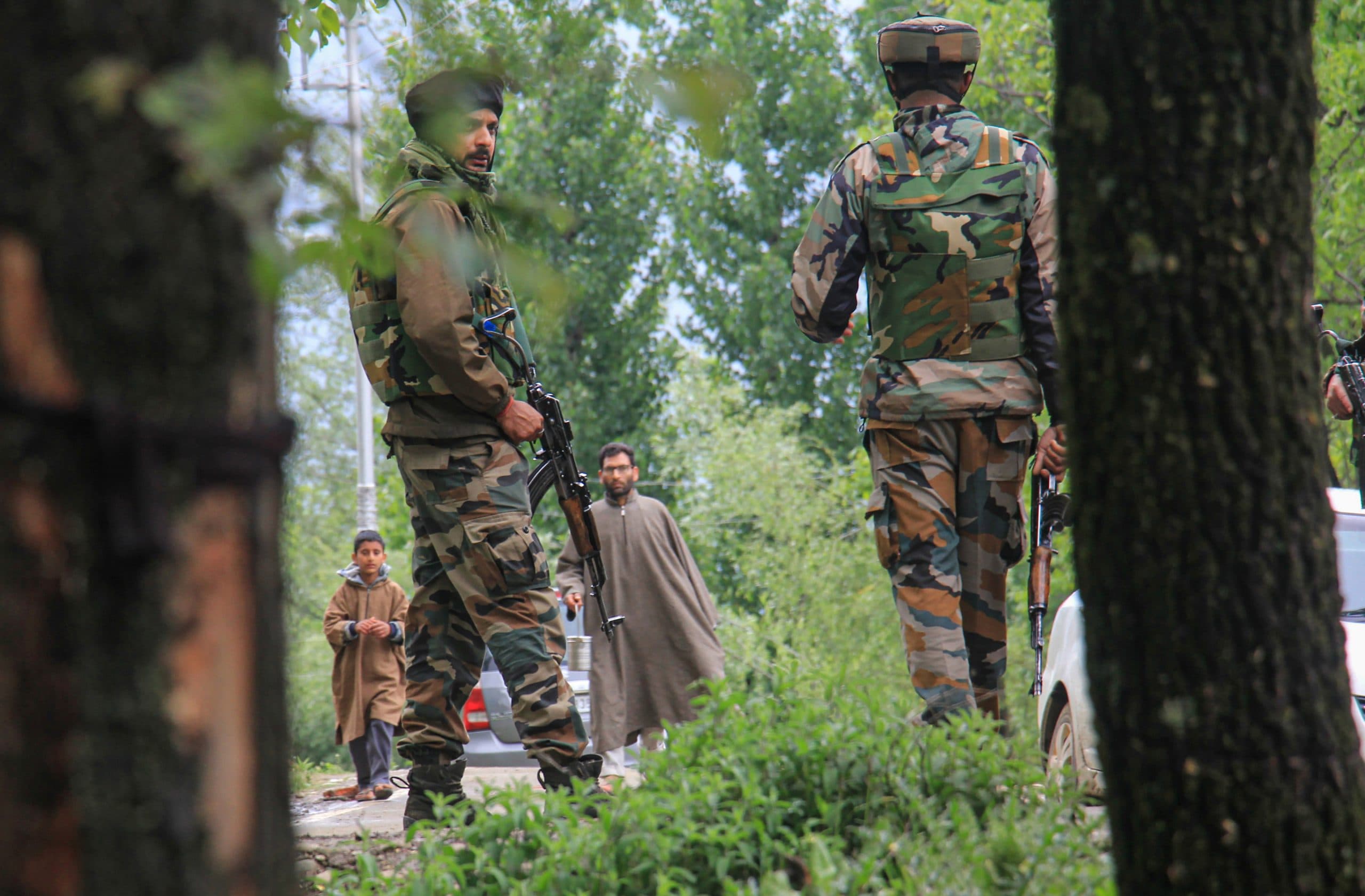 आखिर क्‍या चाहता है पाकिस्‍तान ? भारत-पाक सीमा के पास हथियारों का जखीरा बरामद