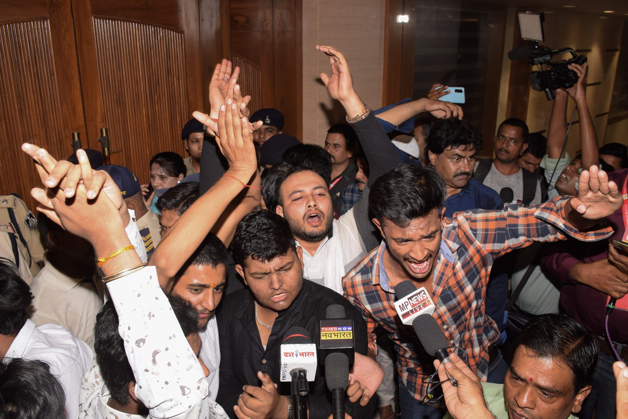 MP Election 2023: टिकट नहीं मिलने पर केंद्रीय मंत्री के सामने बीजेपी कार्यकर्ताओं का हंगामा