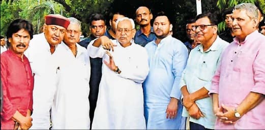 समाज में विवाद पैदा करने की कोशिश हो रही थी, हम अलग हुए, इस्तीफे के बाद बोले नीतीश कुमार