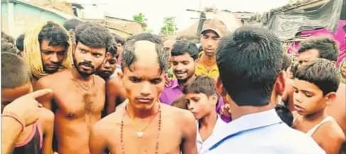 प्रेमिका को चूमना प्रेमी को पड़ा महंगा, सिर मुंडवा घुमाया, वायरल वीडियो पर एसपी ने लिया संज्ञान