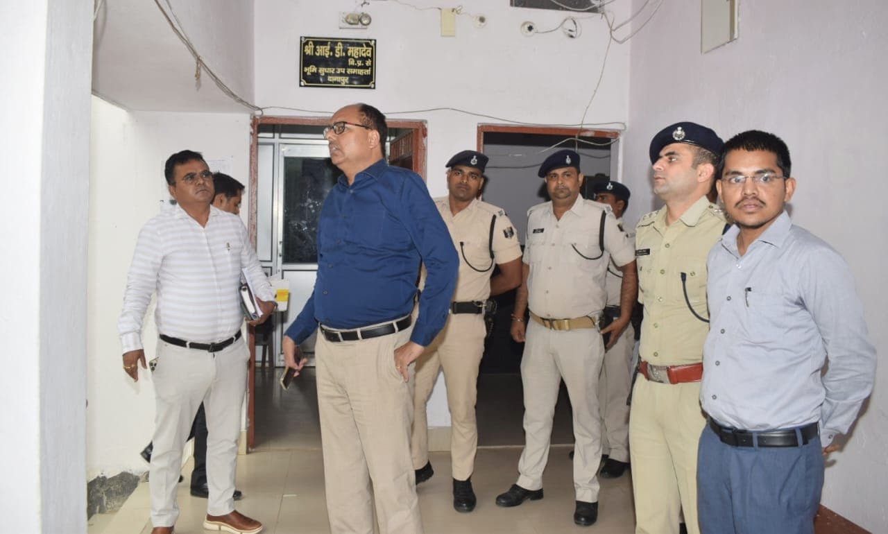 पटना में रिश्वत लेकर जमीन विवाद का होता था फैसला, गिरफ्तार कंप्यूटर ऑपरेटर ने DCLR की बढ़ायी मुश्किलें