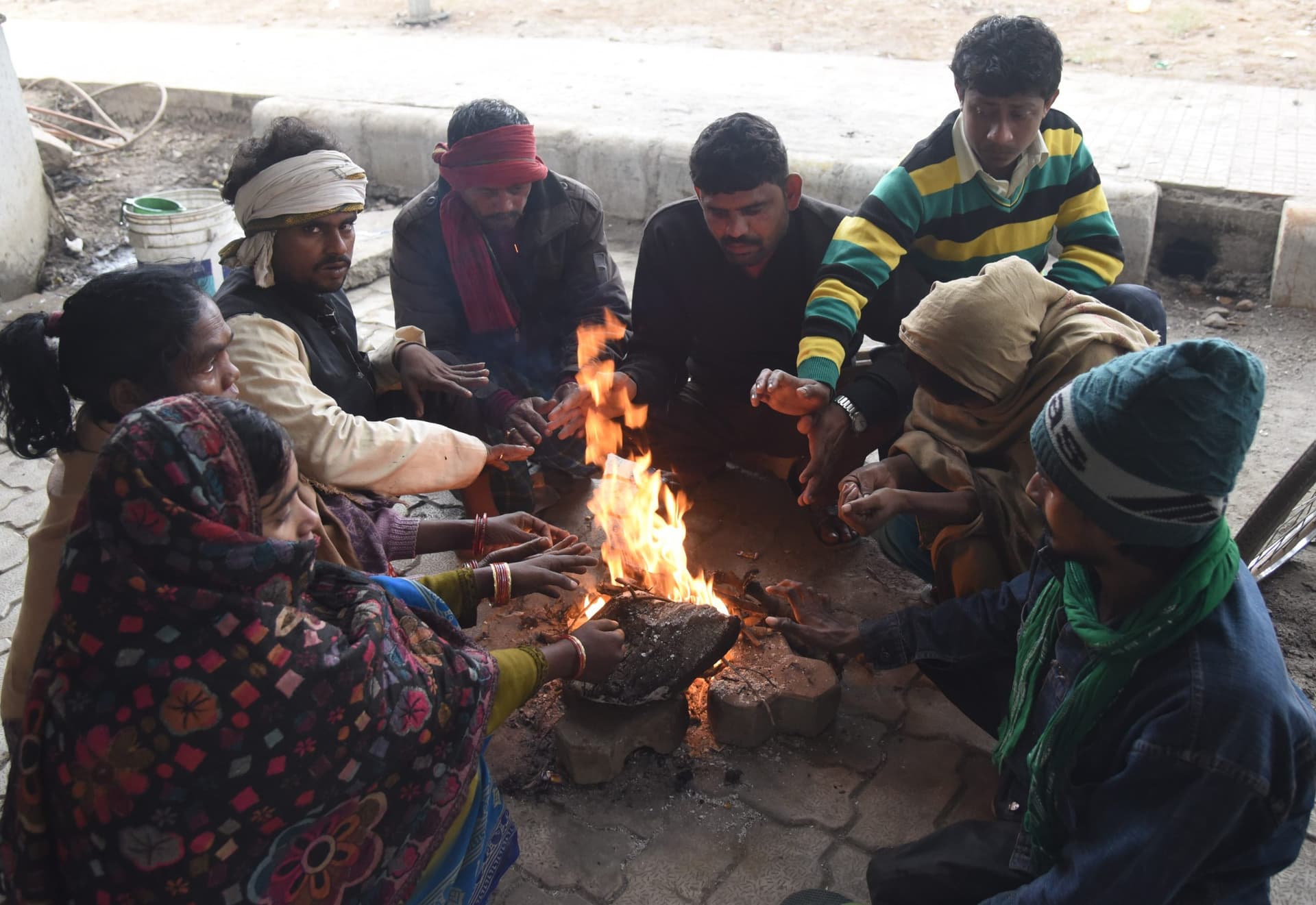 Bihar Weather Report: बिहार में अभी और बढ़ेगा शीतलहर का प्रकोप, इन टिप्स से करें ठंड में अपना बचाव