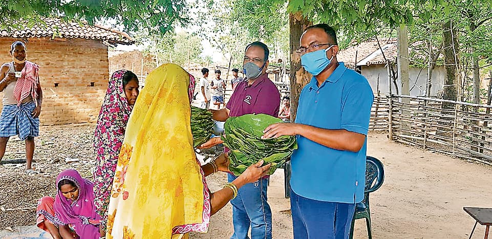 लॉकडाउन में महिलाओं को रोजगार, ग्रामीण अर्थव्यवस्था को रफ्तार के लिए प्रशासन की यह है तैयारी