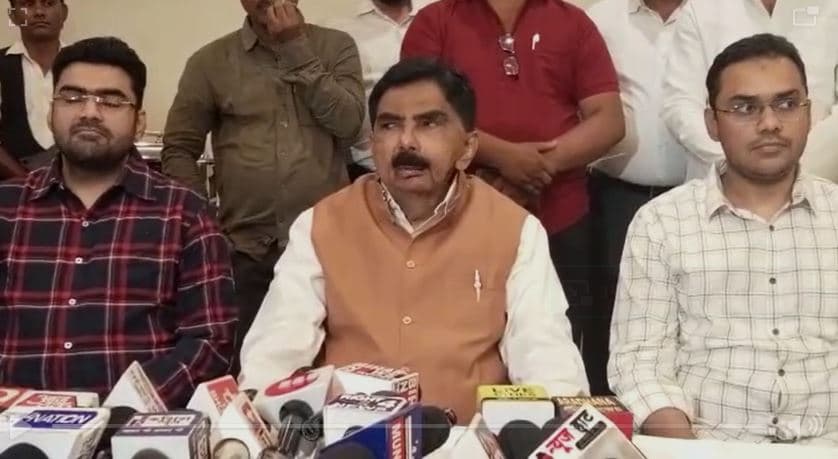 पूर्व सांसद मोनाजिर हसन का जदयू से इस्तीफा, बोले- मुसलमानों को दिल से निकालना होगा भाजपा का डर