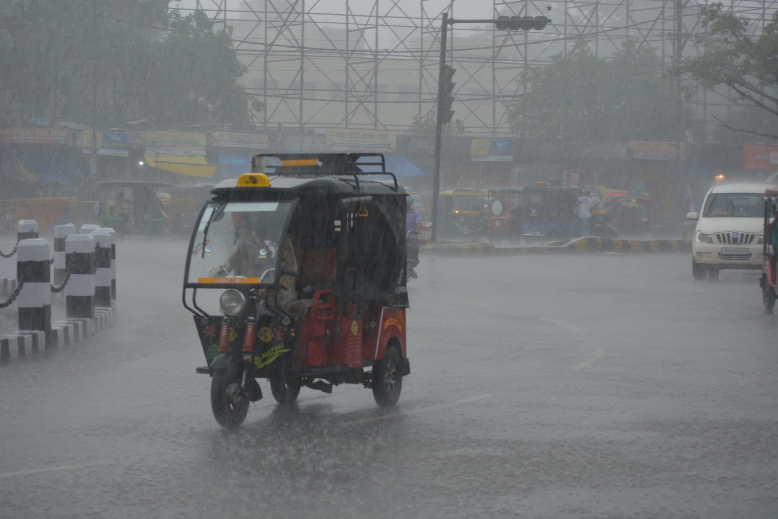 Weather Forecast LIVE Updates : बिहार में 30 जून तक भारी बारिश के आसार, कई जिलों में अलर्ट