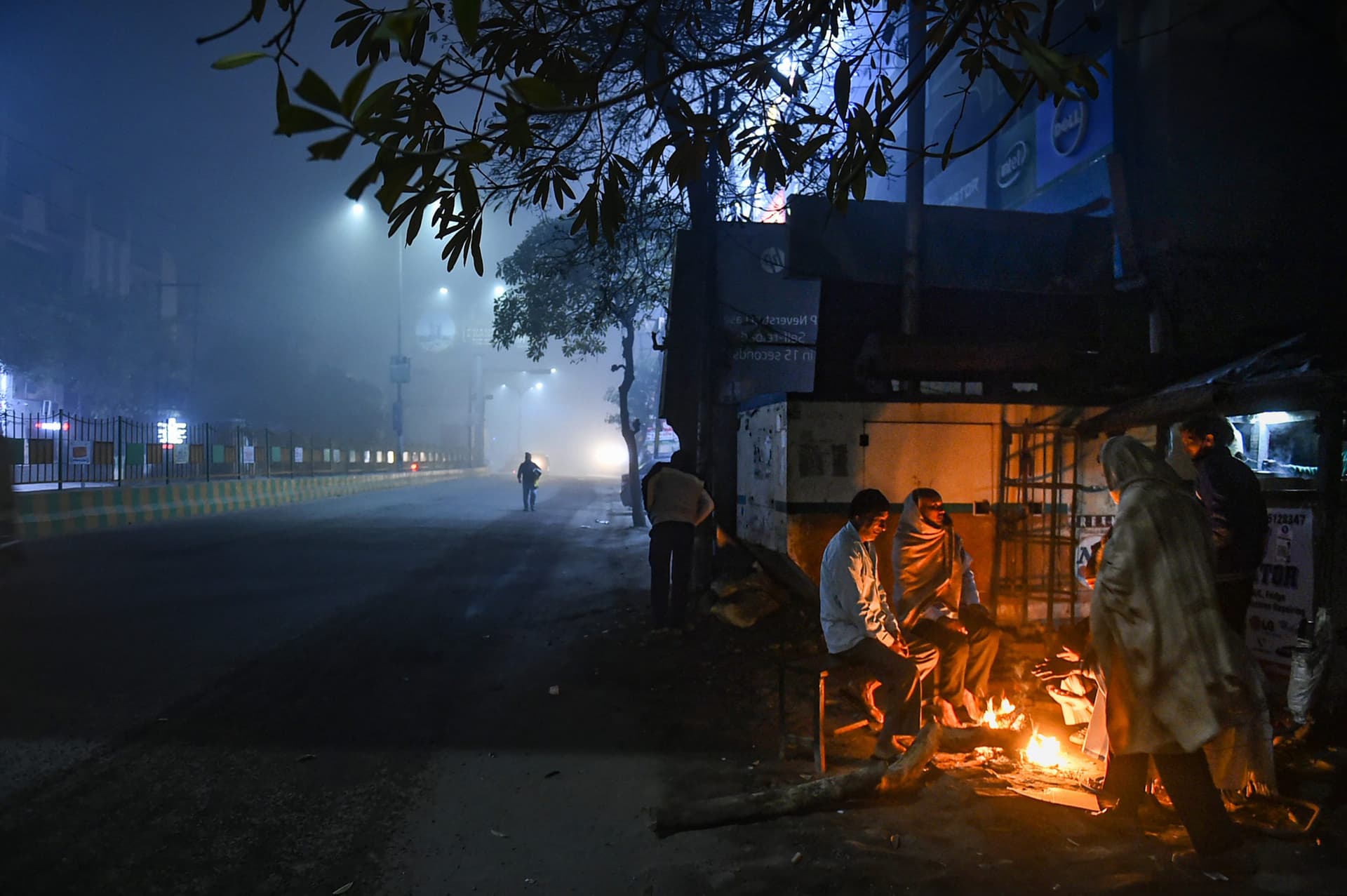 Weather Forecast: उत्तर-पश्चिम भारत में गिरेगा तापमान,आंध्र प्रदेश में बारिश,जानें अपने शहर का हाल
