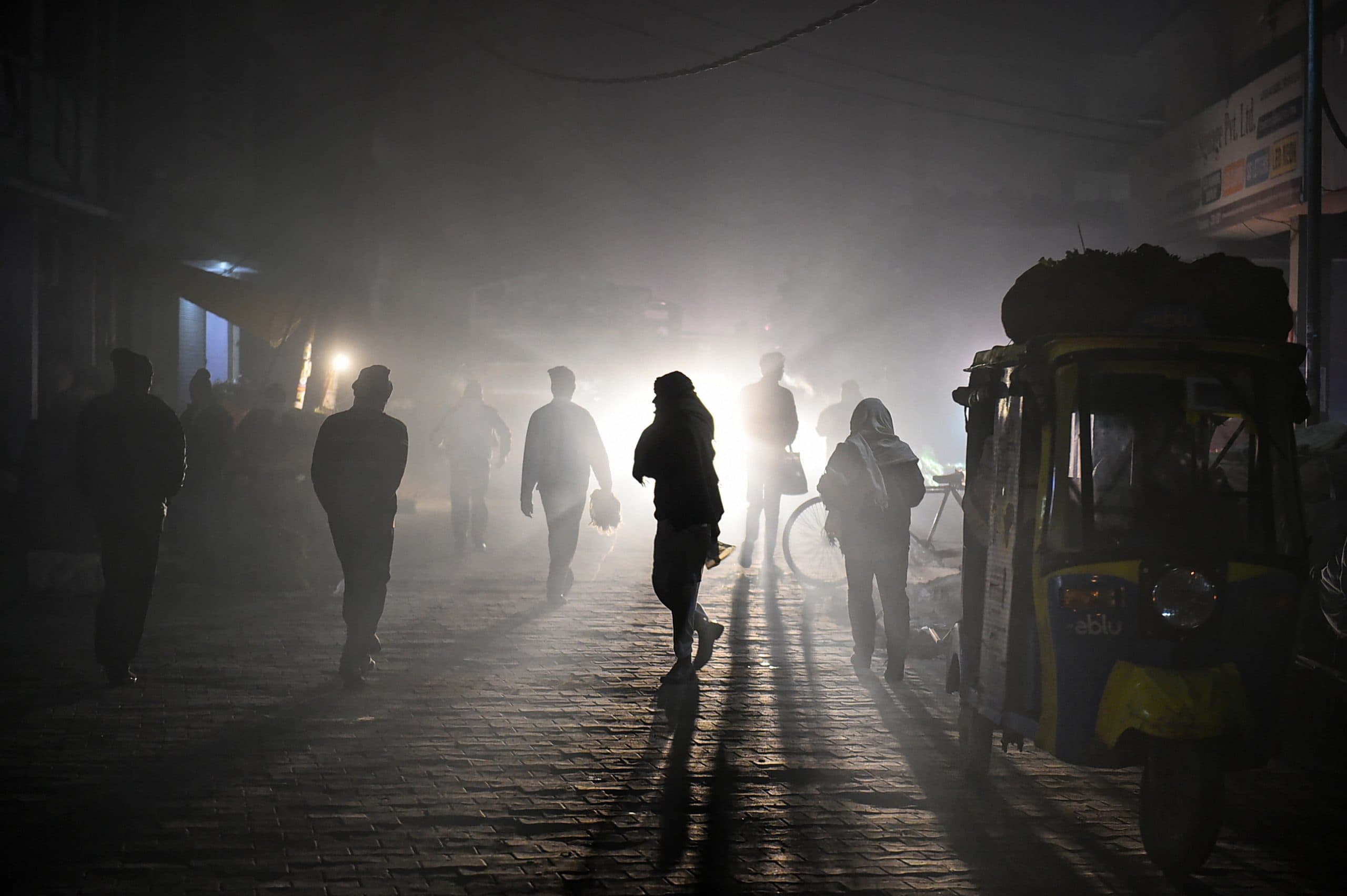 Weather Forecast Update : दिल्ली-एनसीआर में बारिश के आसार, झारखंड में शीतलहर को लेकर अलर्ट जारी, जानें यूपी-बिहार सहित देश के अन्य राज्यों का हाल