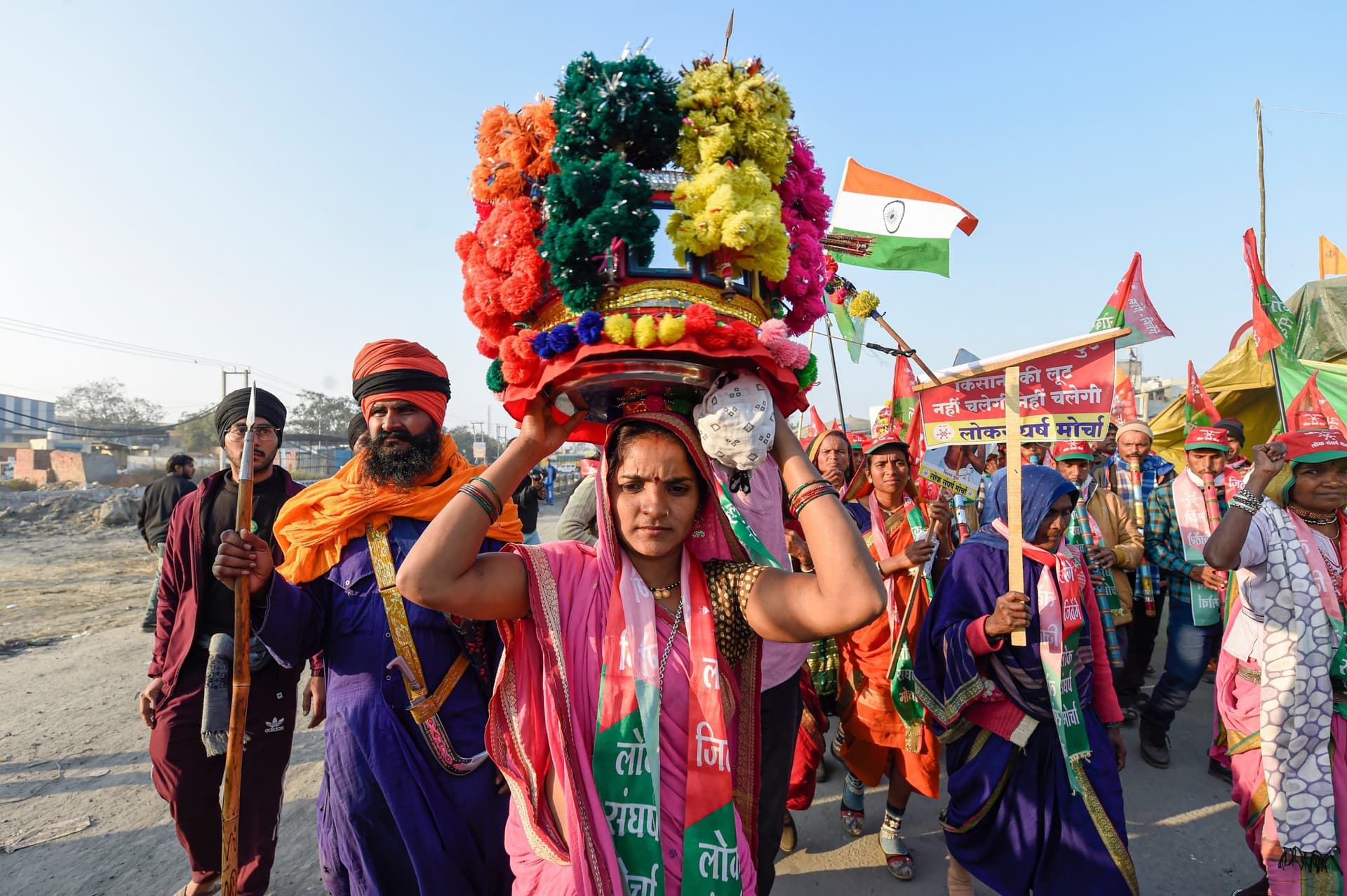 Farmers Protest : अंतर्राष्ट्रीय महिला दिवस पर  किसान आंदोलन की बागडोर संभालेंगी महिलाएं, हाथों पर रचाएंगी इंकलाबी मेहंदी